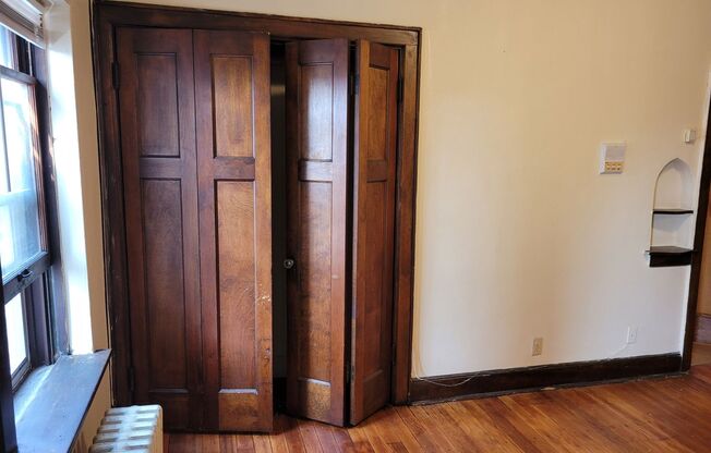 1 bed, 1 bath, $995, Unit 302