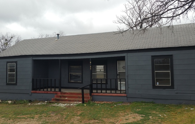 SINGLE-FAMILY HOME ON 5904 HELMICK AVENUE FTW. TX 76107