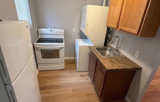 Three Bedroom One Bathroom Ready For ASAP Move In