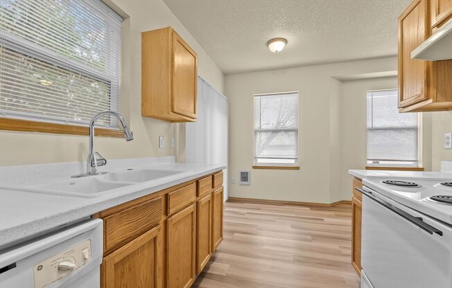 4832-4924 NE Lombard