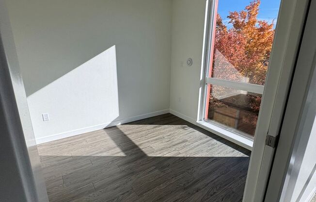 1 bed, 1 bath, 528 sqft, $2,100, Unit 412 (MFTE)