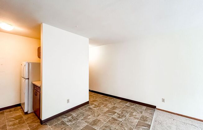 2 beds, 1.5 baths, 750 sqft, $1,285, Unit 305