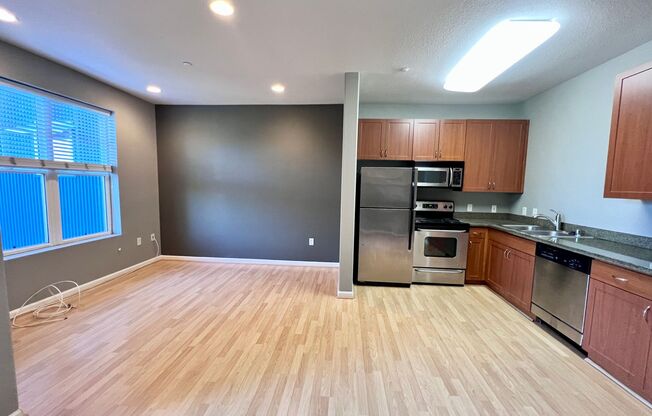 1 bedroom 1 bath in a fantastic location in Emeryville with washer & dryer and parking!