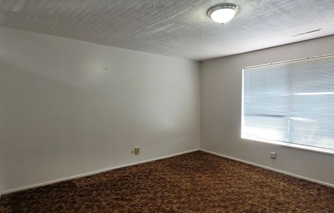 SINGLE FAMILY HOUSING -  2 bed/1 bath just off of University Parkway in Orem