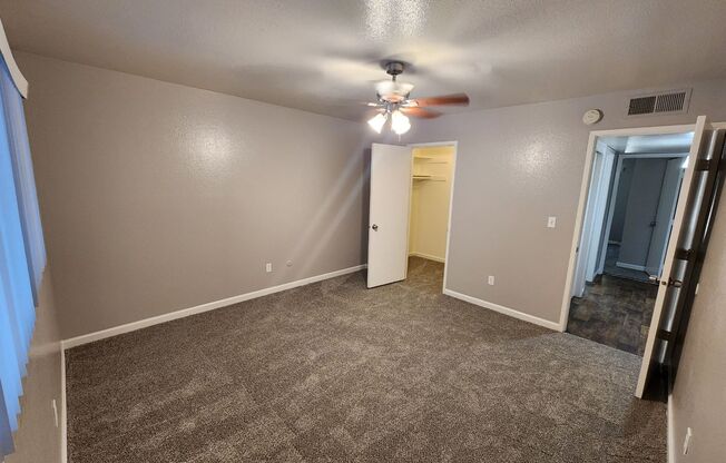 2 beds, 1 bath, 920 sqft, $1,749, Unit 4