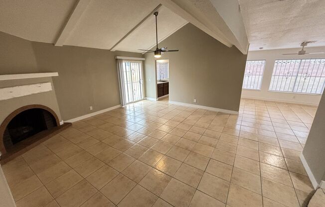 Newly Renovated 3bed/3Bath W/ private studio located in E. Las Vegas