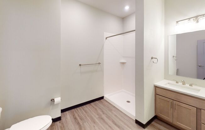2 beds, 2 baths, 988 sqft, $1,280, Unit 3200-100