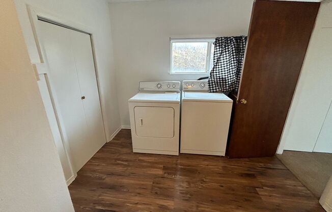 3 beds, 1 bath, $1,900