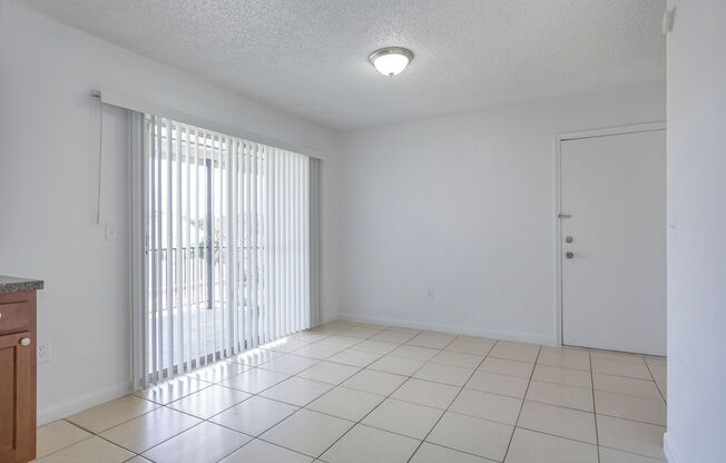 2 beds, 2 baths, 1,295 sqft, $1,395, Unit H-912