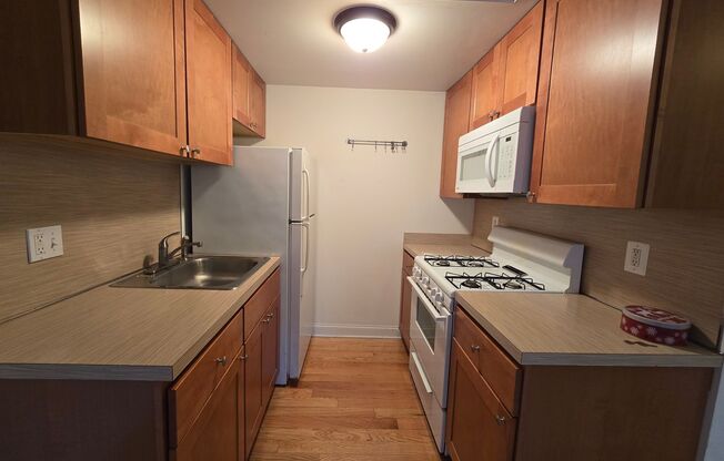 2 beds, 1 bath, 800 sqft, $1,850, Unit #3