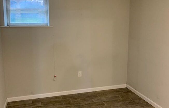 2 beds, 1 bath, 750 sqft, $2,299