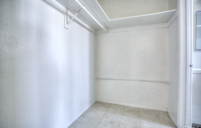 1003 SIMMONS AVE