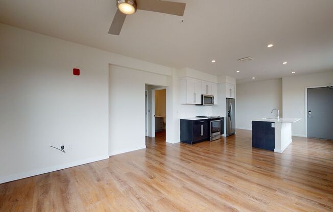 1 bed, 1 bath, 887 sqft, $1,900, Unit 501