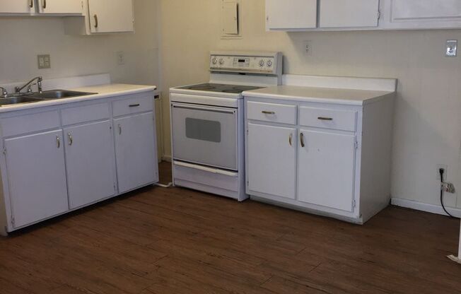 2 beds, 1 bath, 675 sqft, $683, Unit 441 Arter-Unit 08