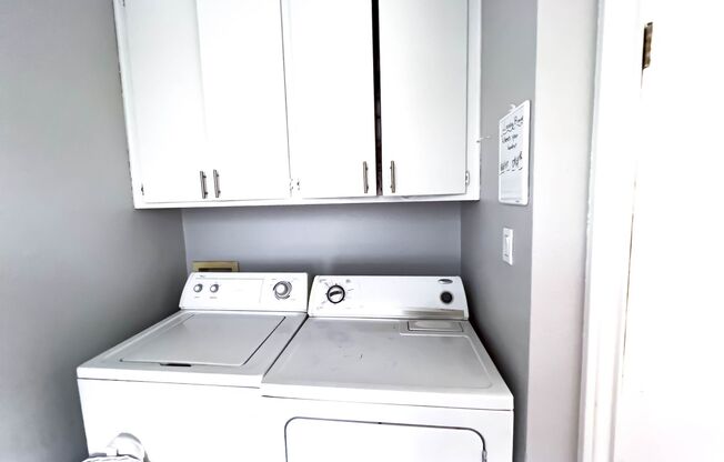 3 beds, 1 bath, 1,261 sqft, $2,300, Unit B