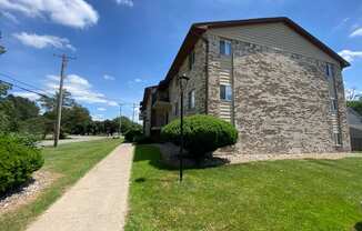 Apartments in Lansing, MI Exterior at Blue Spruce Apartments