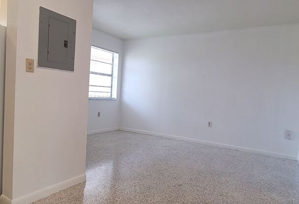 1 bed, 1 bath, 550 sqft, $1,800, Unit 34-20