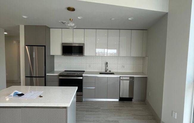 2 beds, 2 baths, 1,102 sqft, $3,292, Unit 4864 - 301