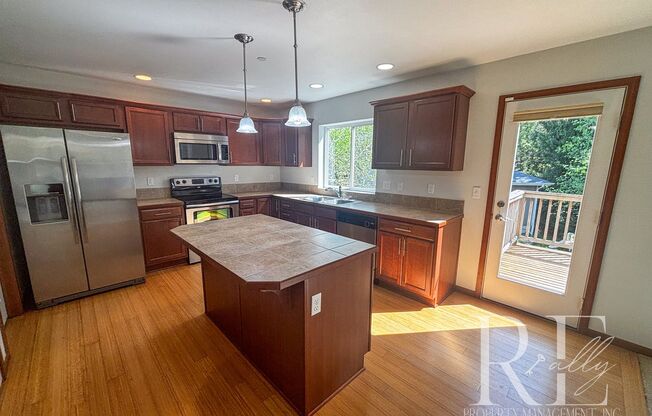 Spacious 3-Bedroom Home in Desirable Manette – Modern Comfort Meets Classic Charm