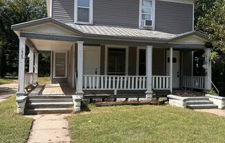 $800 - 2 bedroom/ 1 bathroom - Multi Family Home