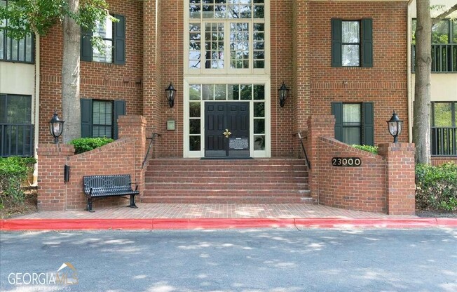 23203 PLANTATION DR NE