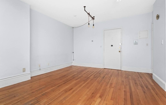 1 bed, 1 bath, 600 sqft, $3,700, Unit 6E