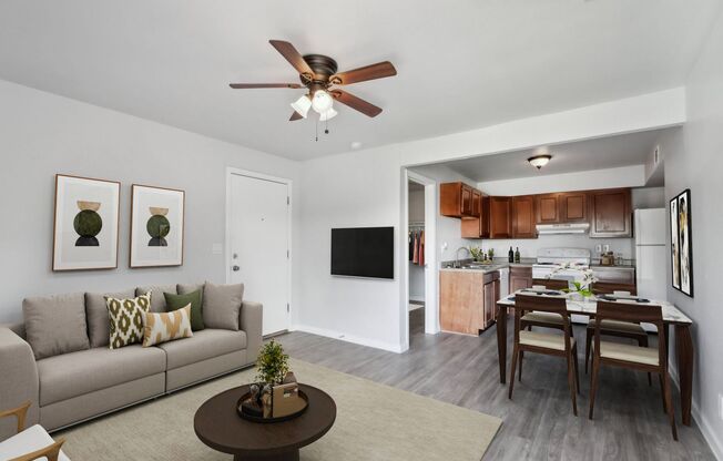 2 beds, 1 bath, 730 sqft, $1,149, Unit 1C