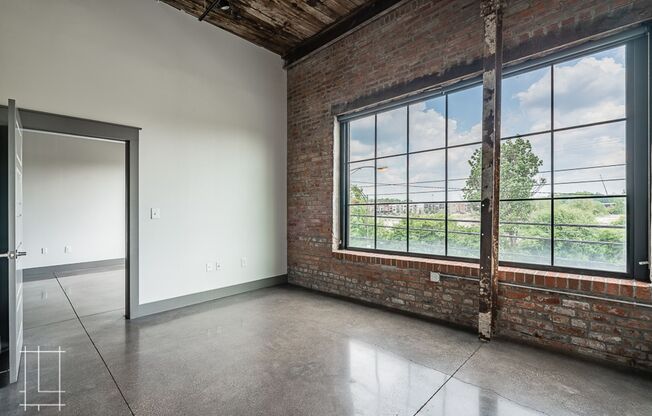2 beds, 2 baths, $2,200, Unit 727 N. 4th St. Apt. 210