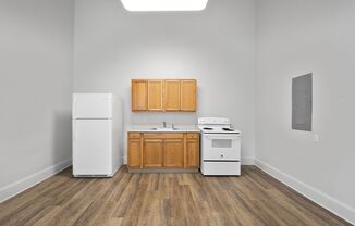 Studio, 1 bath, 1,000 sqft, $649, Unit 111 S McDonald St