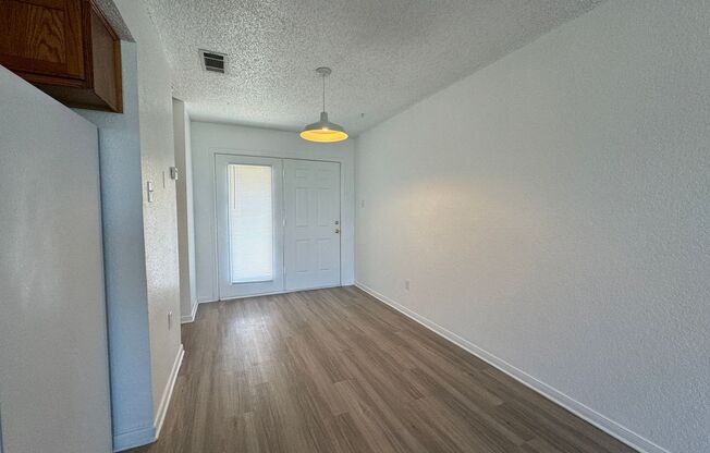 2 beds, 1.5 baths, $900, Unit Unit D