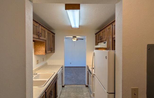 2 beds, 2 baths, 1,034 sqft, $1,279, Unit 1401 080