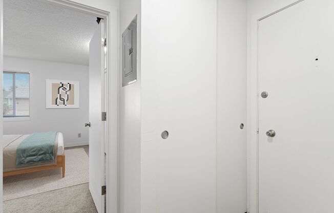 2 beds, 1 bath, 860 sqft, $1,795, Unit 18