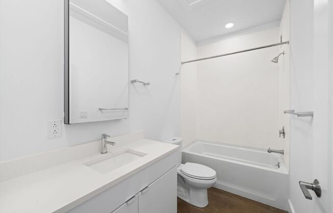 2 beds, 2 baths, 978 sqft, $2,300, Unit Unit 703
