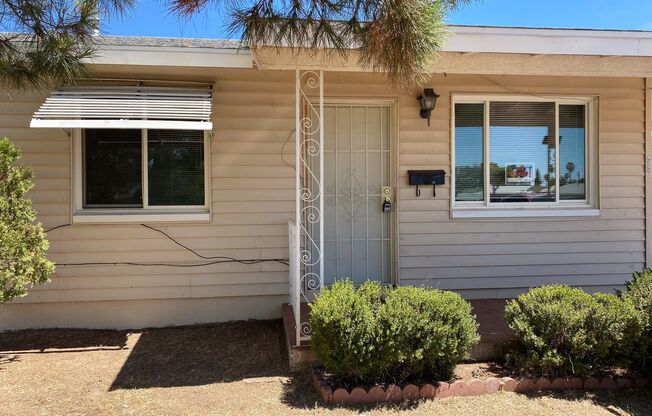 2002 W GARDENIA DR