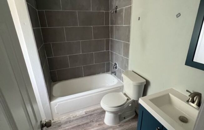 University Park unit, Centrally located and pet-friendly