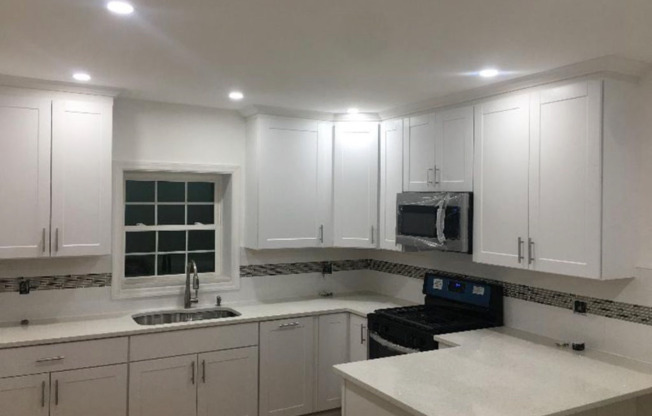 28 LINDEN AVE