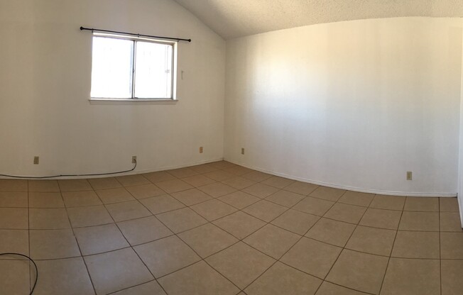 2 beds, 1 bath, $1,195