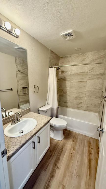 3 beds, 2 baths, 1,191 sqft, $1,600