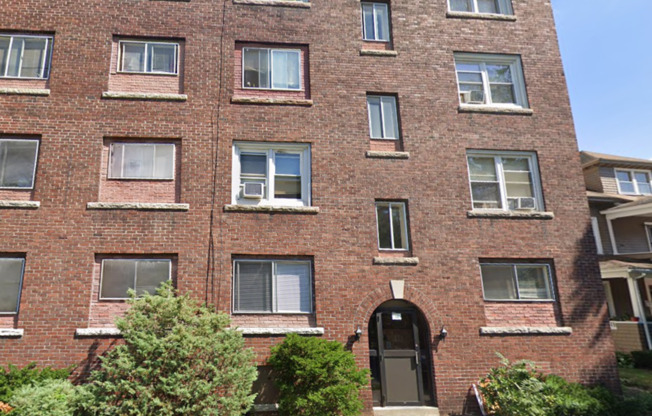 428-430 Belmont Ave / 39-43 Kenwood Ter