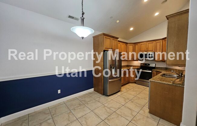 3 beds, 2 baths, $1,600