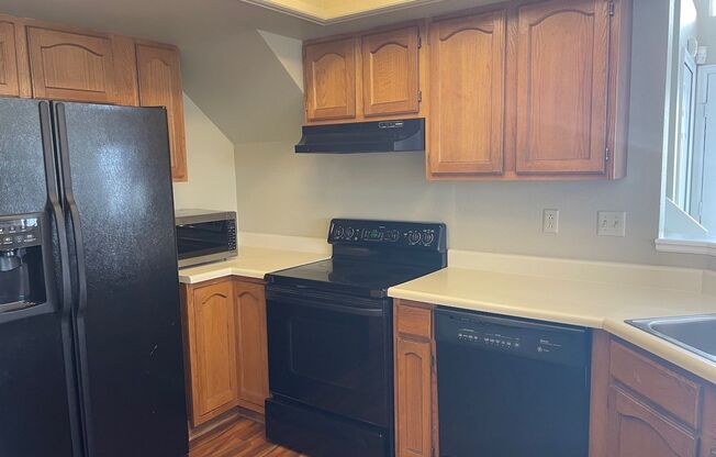 2 beds, 2 baths, $1,900