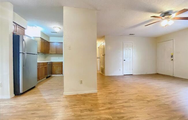 Kenniston Drive, 404