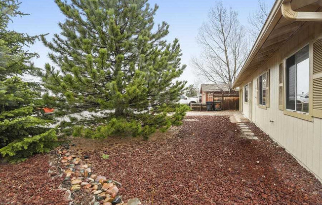 Great location, 3 bedroom 1 bath home near the Elementary school in Williams AZ.