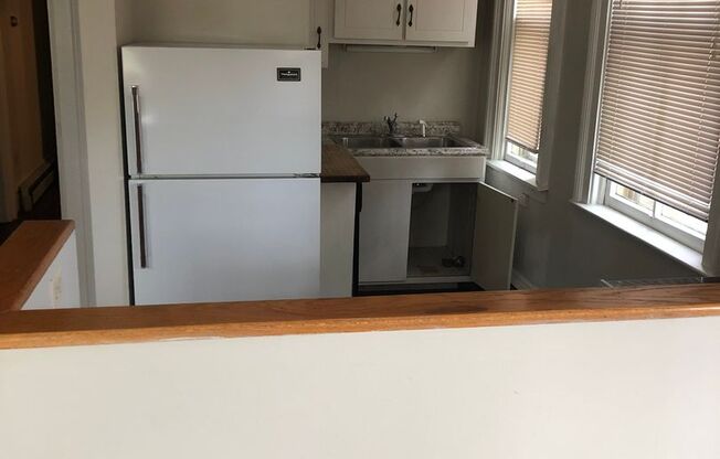 2 beds, 1 bath, $1,700