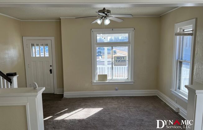 422 424 W 12 ST