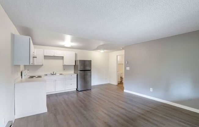 1 bed, 1 bath, 576 sqft, $1,325, Unit 25