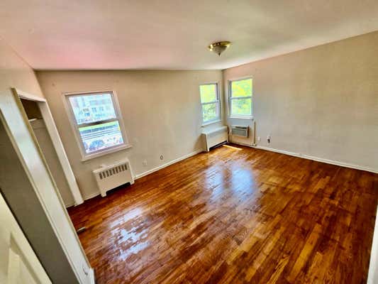 2333 BRONXWOOD AVE