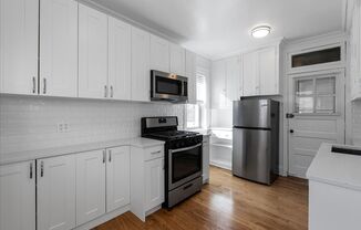 Large One Bedroom in Andersonville