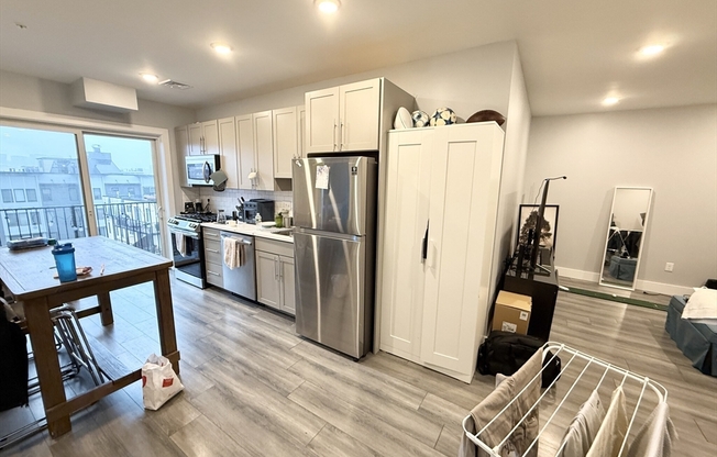 1 bed, 1 bath, 650 sqft, $3,400, Unit 606