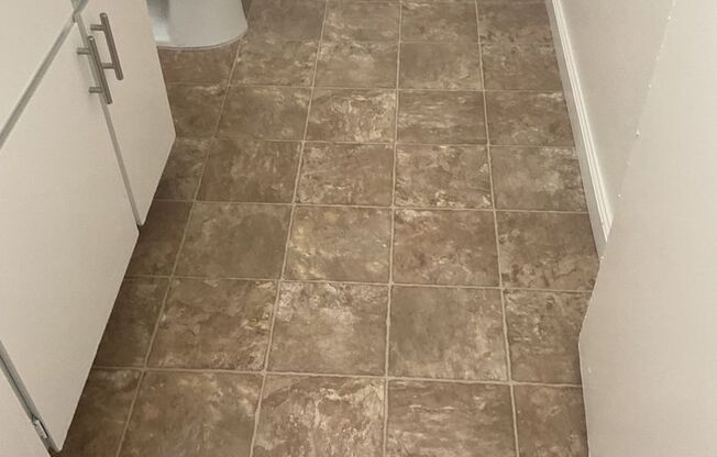 2 beds, 1 bath, 992 sqft, $1,250, Unit 4760-105